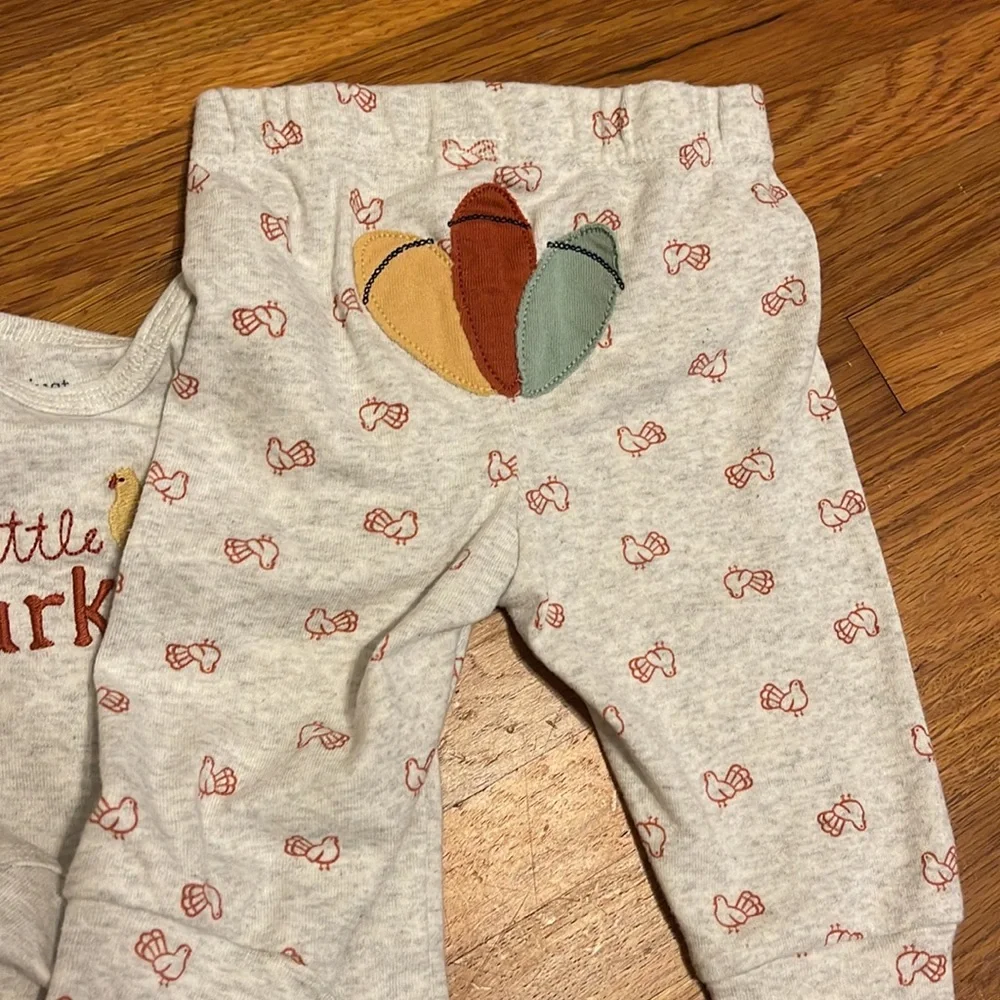 CARTERS - EUC 6 month thanksgiving outfit